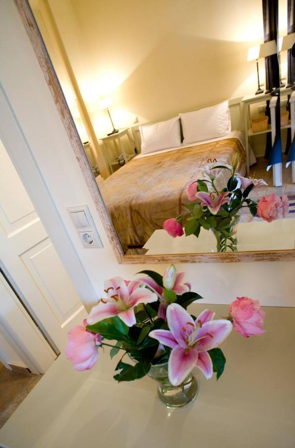 La Casa Rossa Hotel พริโนส ภายนอก รูปภาพ